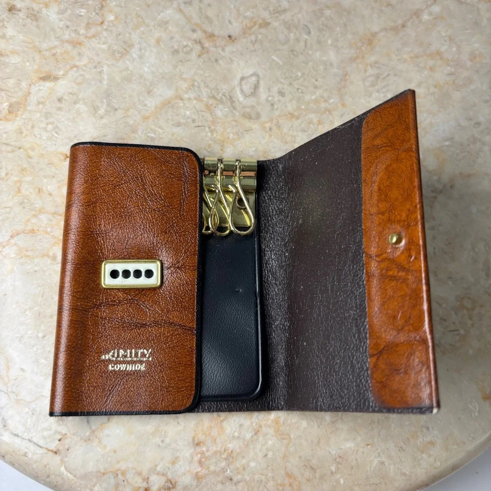 Amity Key Case OS Brown Vintage Cowhide Leather 6 Hook Organizer Snap Closure